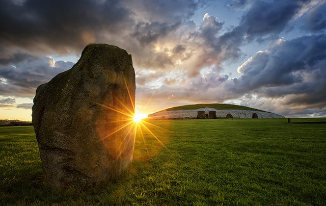 cropped Sun Newgrange Standing Stone Tourism Ireland